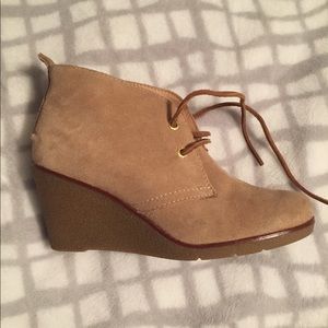 Women's Sperry suede bootie